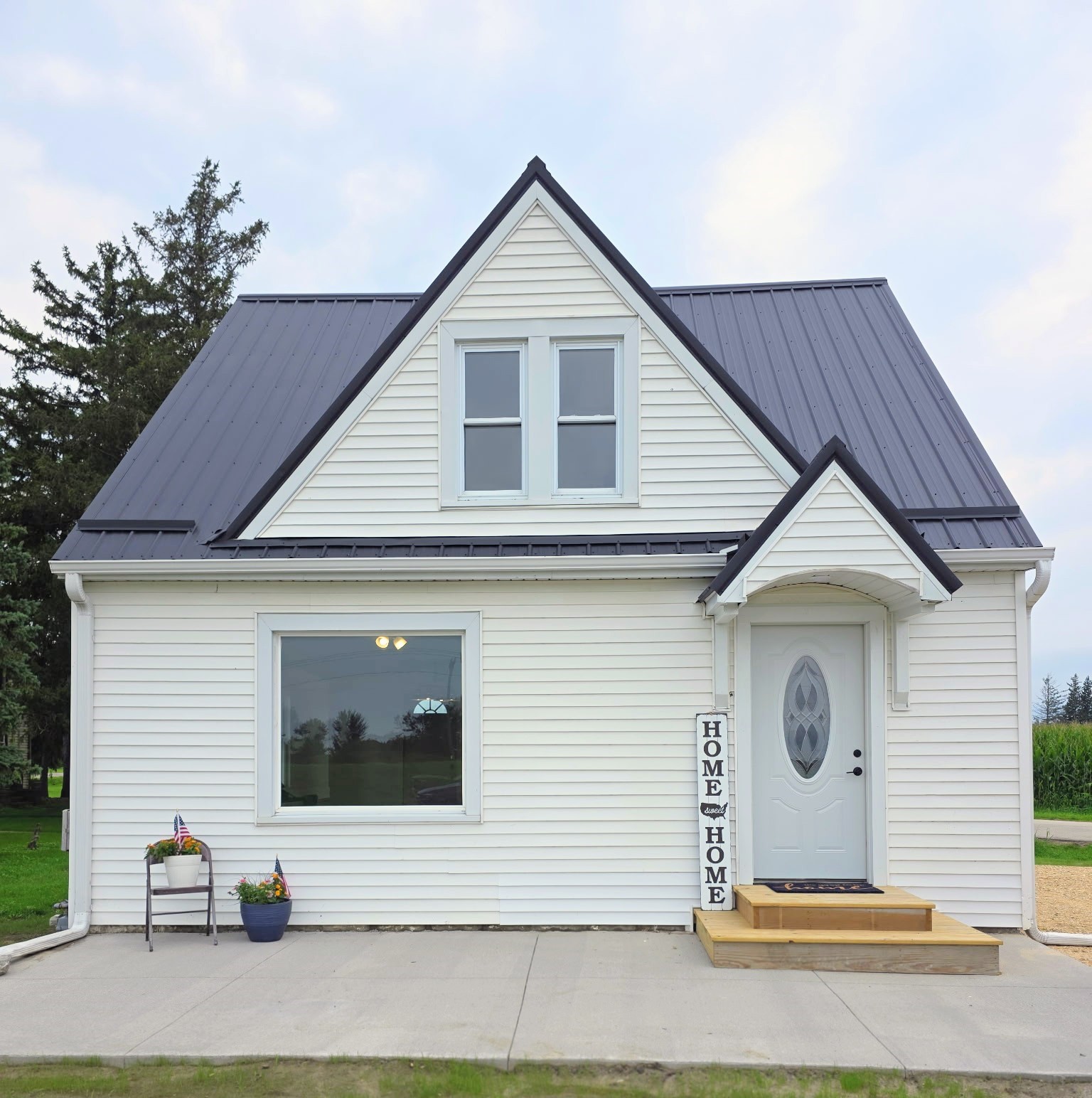 17765 E Main Street IA 52252