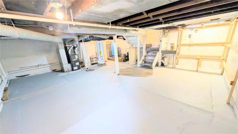 17765 E Main Street IA 52252