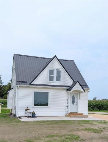 17765 E Main Street IA 52252