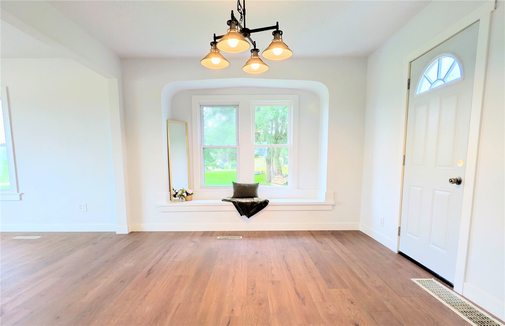 17765 E Main Street IA 52252