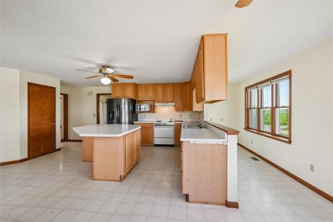 6719 25th Avenue Van Horne IA 52346