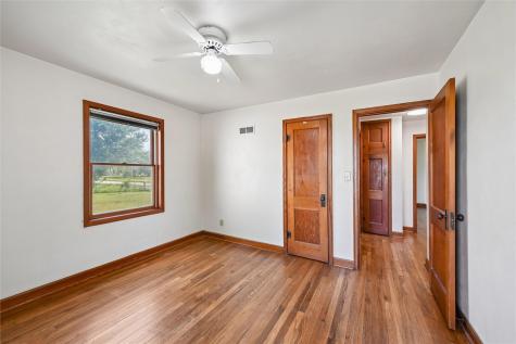 6719 25th Avenue Van Horne IA 52346