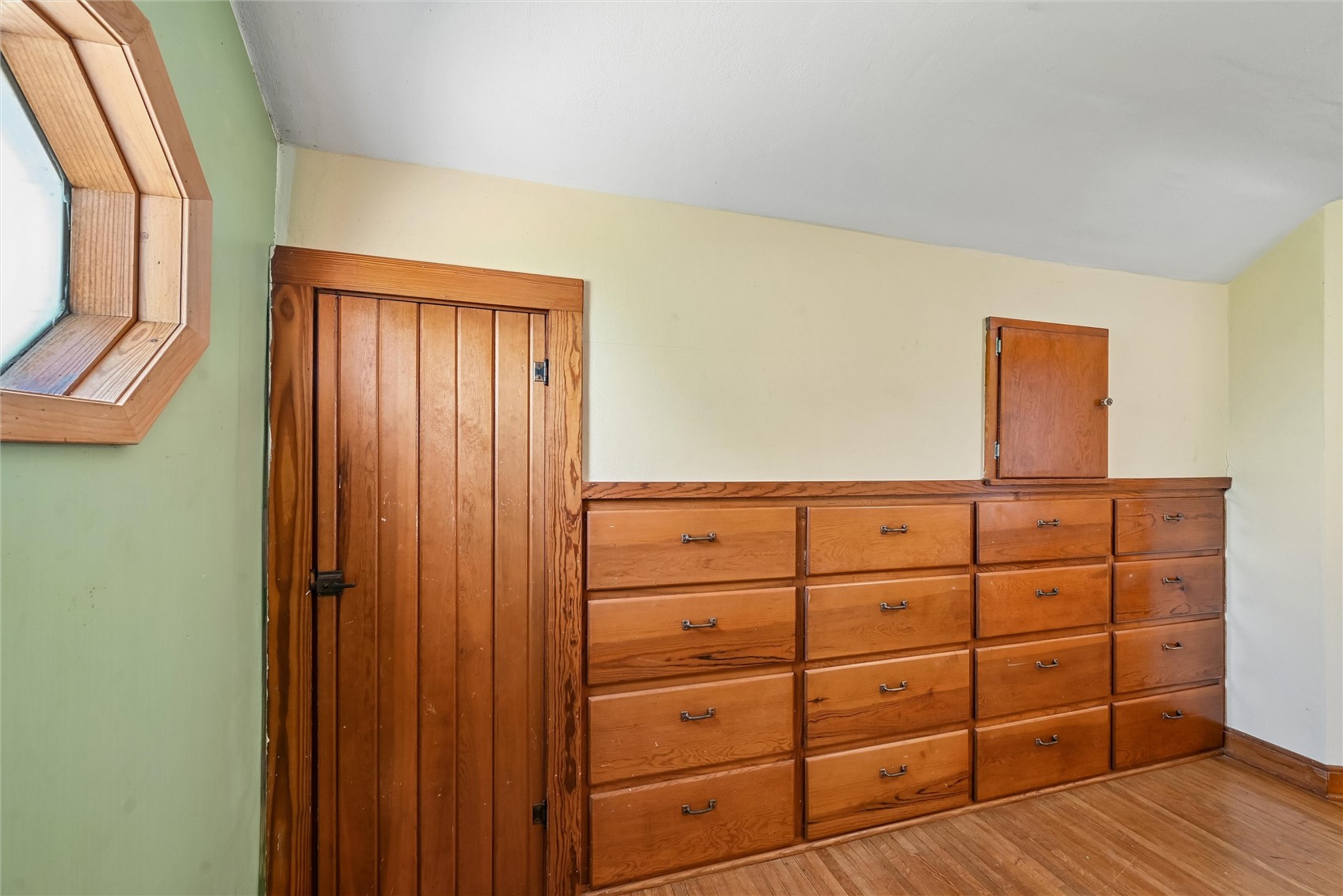 6719 25th Avenue Van Horne IA 52346