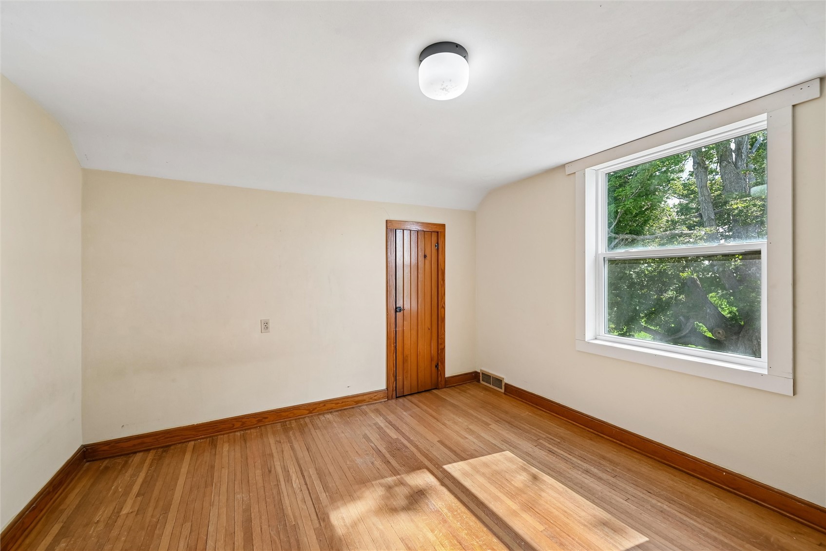 6719 25th Avenue Van Horne IA 52346