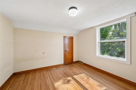 6719 25th Avenue Van Horne IA 52346