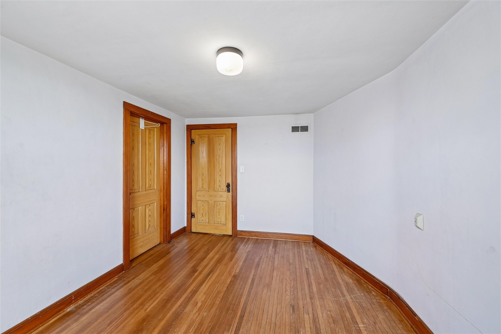 6719 25th Avenue Van Horne IA 52346