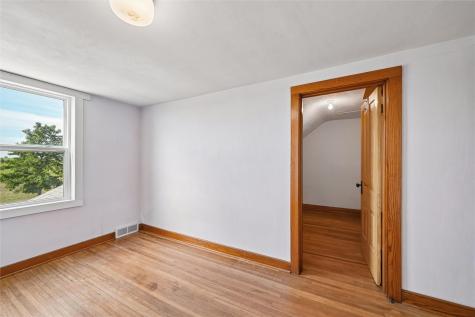 6719 25th Avenue Van Horne IA 52346