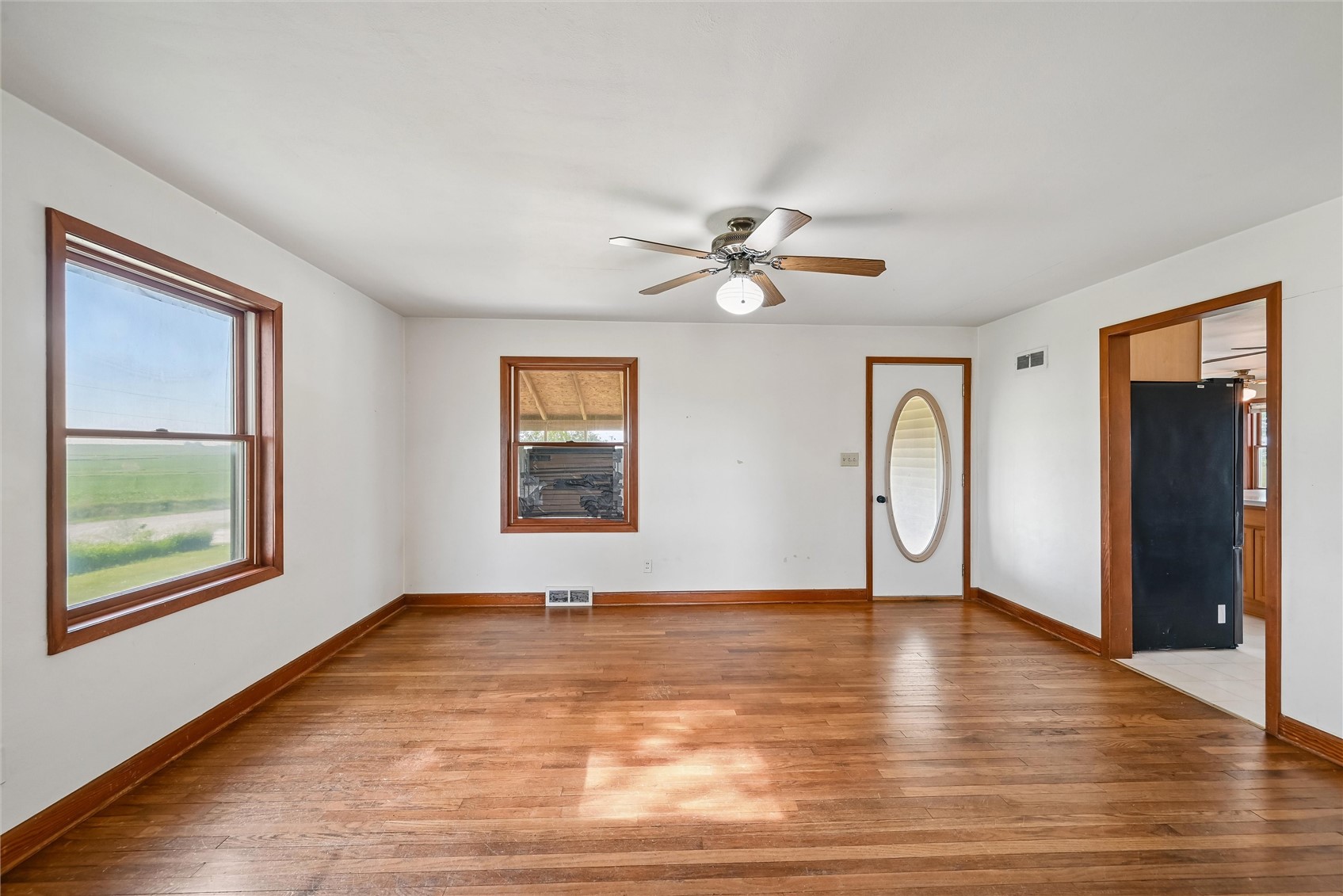 6719 25th Avenue Van Horne IA 52346
