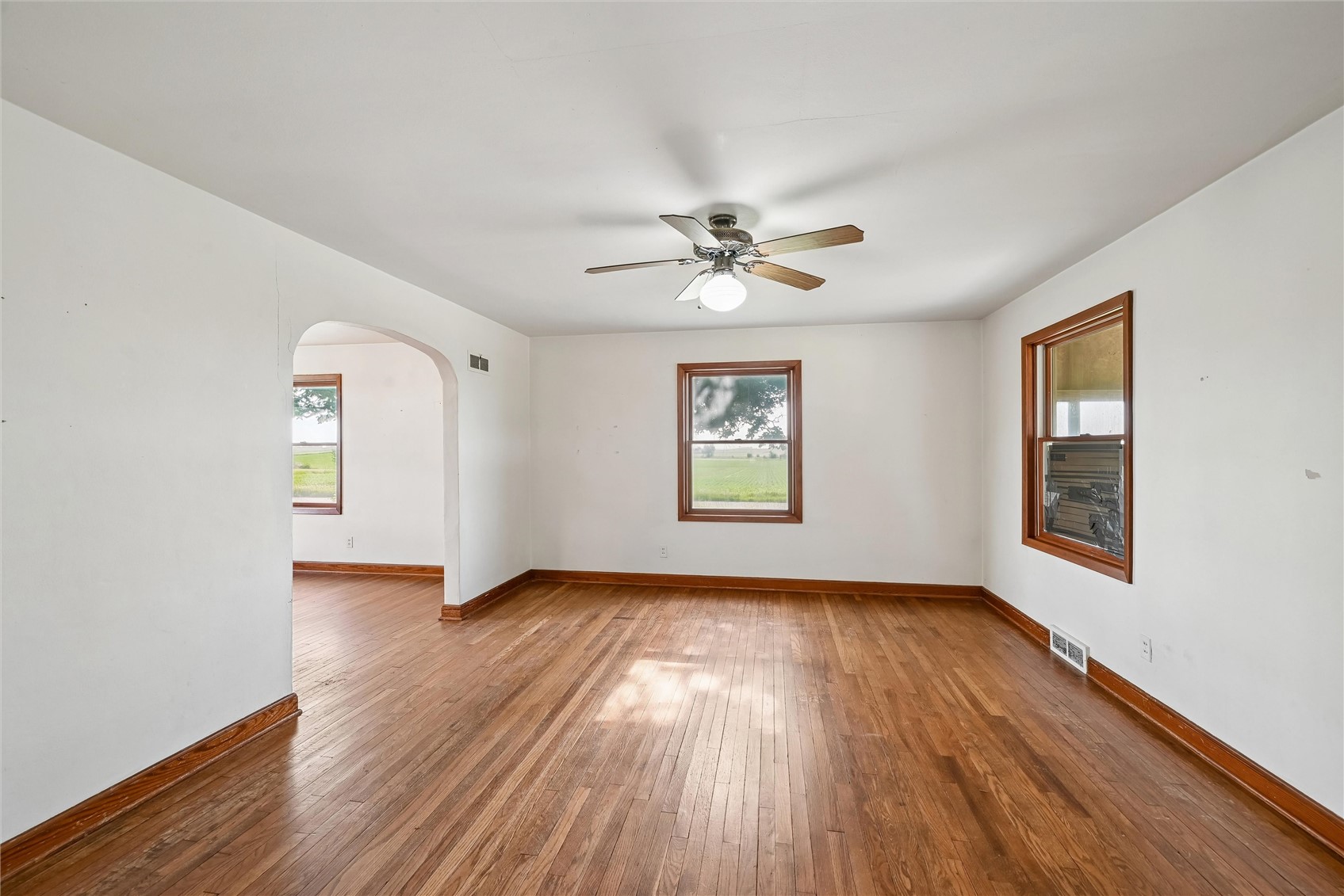 6719 25th Avenue Van Horne IA 52346