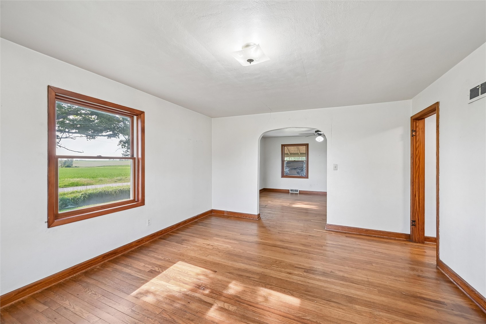 6719 25th Avenue Van Horne IA 52346