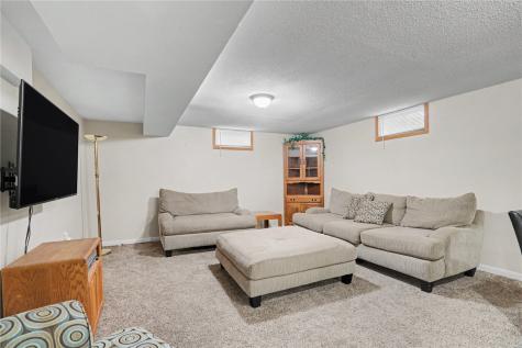 1295 33rd Street NE Cedar Rapids IA 52402