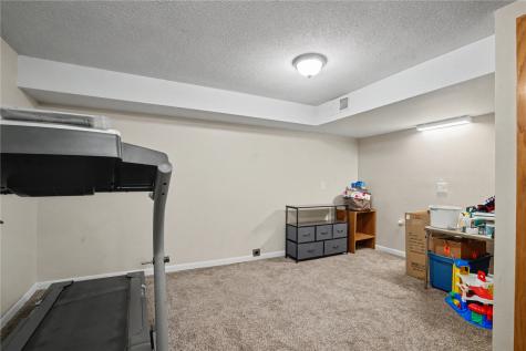 1295 33rd Street NE Cedar Rapids IA 52402
