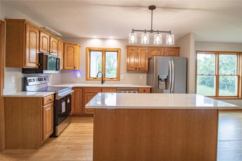 2050 Sky View Drive Marion IA 52302