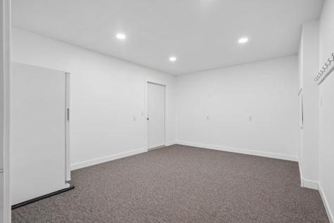 5710 32nd Avenue Center Point IA 52213