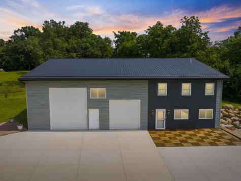 5710 32nd Avenue Center Point IA 52213