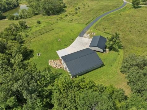 5710 32nd Avenue Center Point IA 52213
