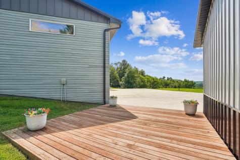 5710 32nd Avenue Center Point IA 52213