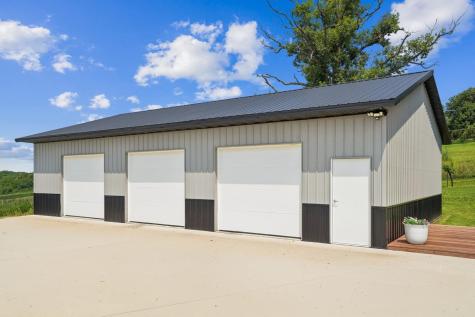 5710 32nd Avenue Center Point IA 52213