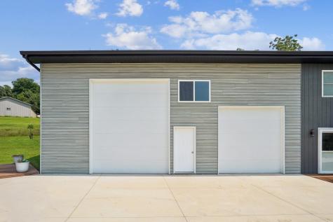 5710 32nd Avenue Center Point IA 52213