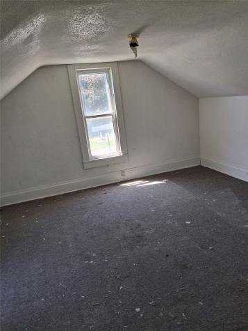 4 Wood Street Urbana IA 52345