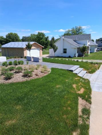 4 Wood Street Urbana IA 52345