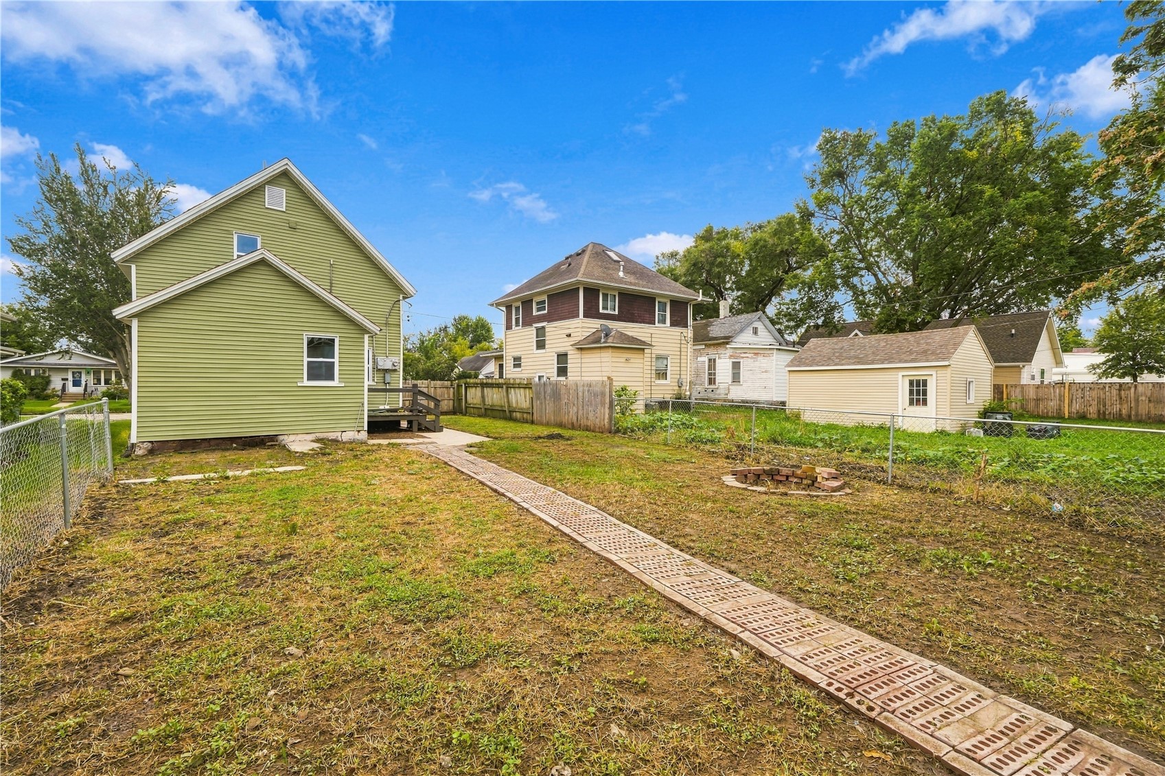 828 10th Street Cedar Rapids IA 52406