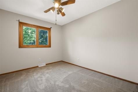 2023 Sandalwood Drive NE Cedar Rapids IA 52402