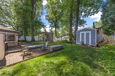 2023 Sandalwood Drive NE Cedar Rapids IA 52402