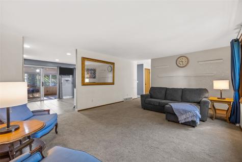 2023 Sandalwood Drive NE Cedar Rapids IA 52402