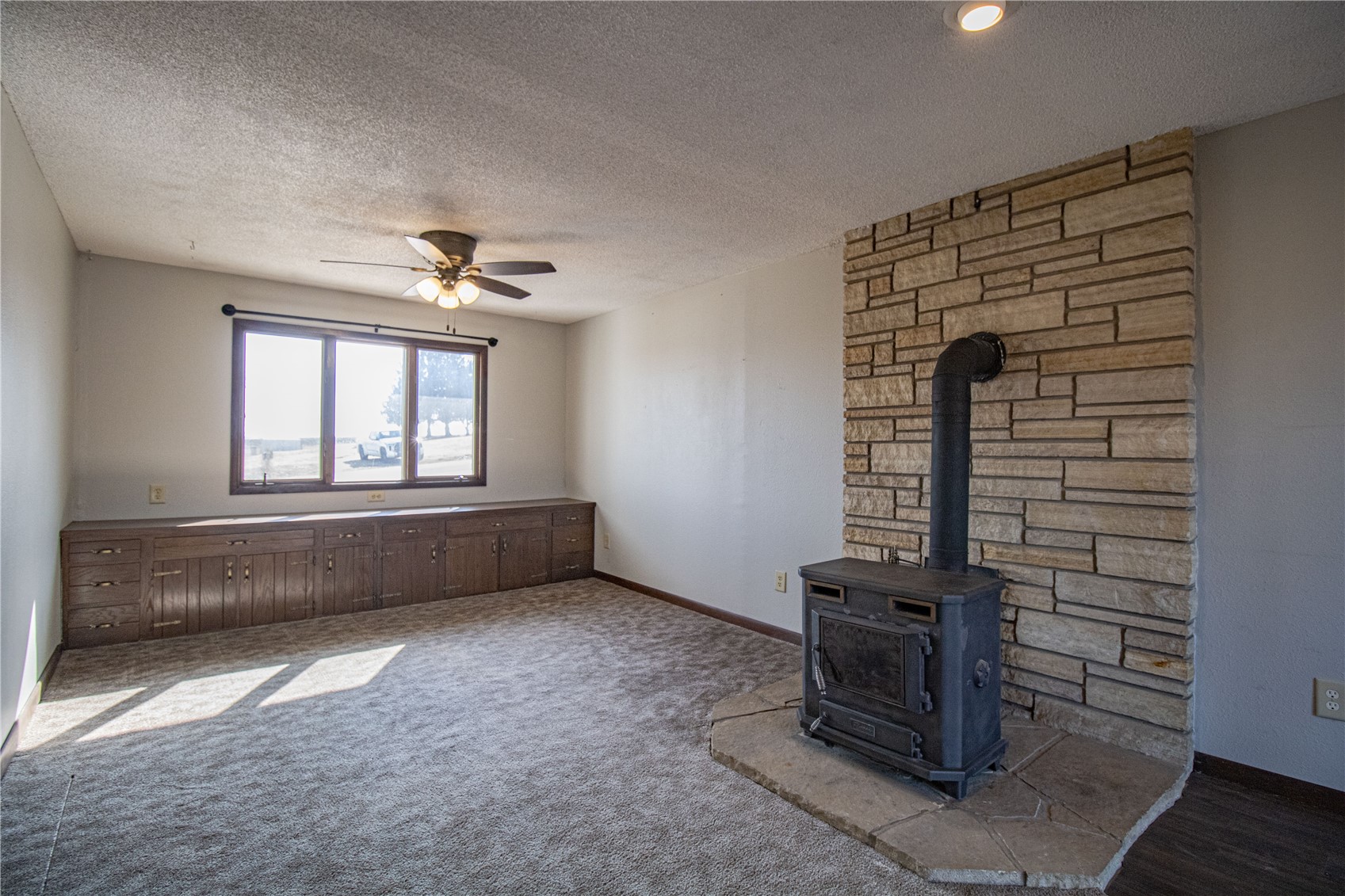 19576 Lake View Road Anamosa IA 52205