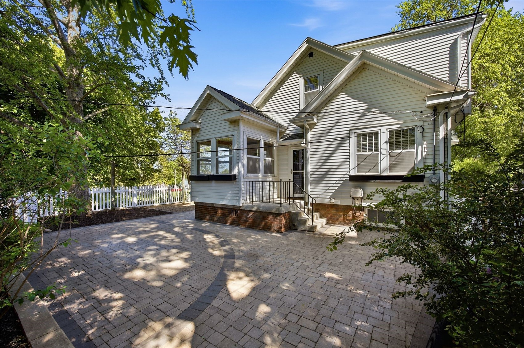 203 25th St Drive SE Cedar Rapids IA 52403