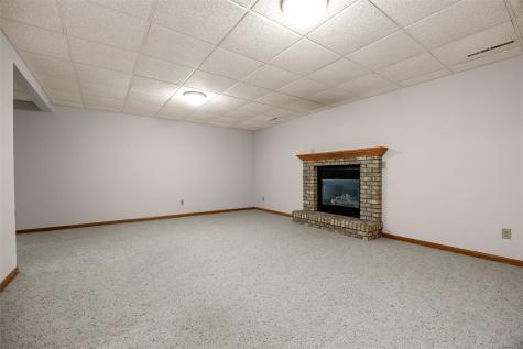 9189 Deer Ridge Drive Cedar Rapids IA 52411