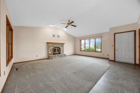9189 Deer Ridge Drive Cedar Rapids IA 52411