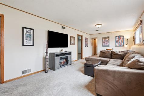 601 E 11th Street Vinton IA 52349