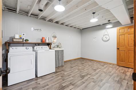 601 E 11th Street Vinton IA 52349