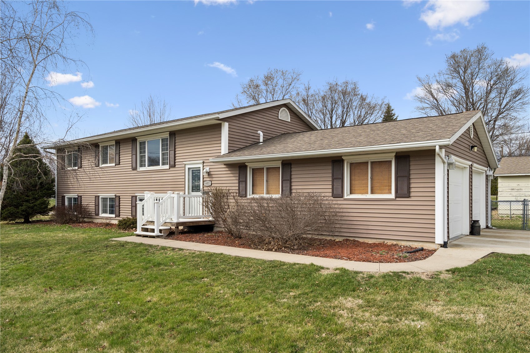 601 E 11th Street Vinton IA 52349