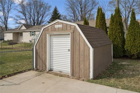 601 E 11th Street Vinton IA 52349