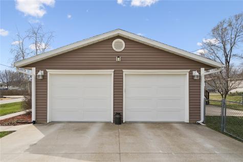 601 E 11th Street Vinton IA 52349