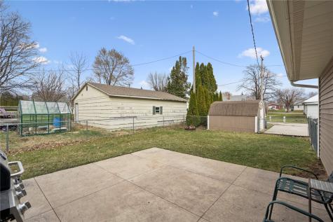 601 E 11th Street Vinton IA 52349