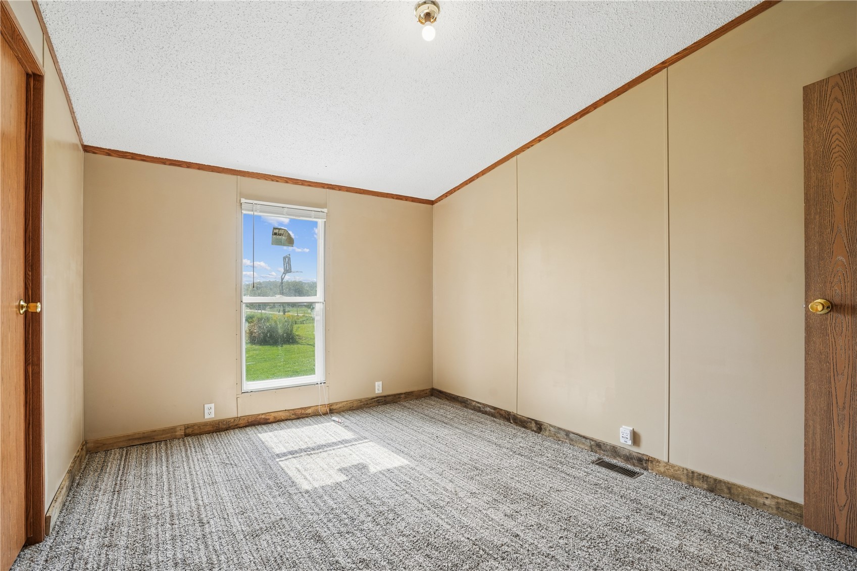 1060 285th Street Tipton IA 52772