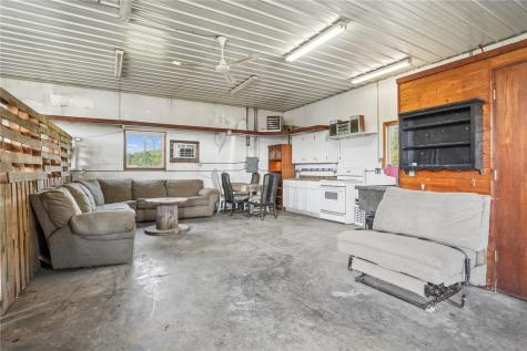1060 285th Street Tipton IA 52772