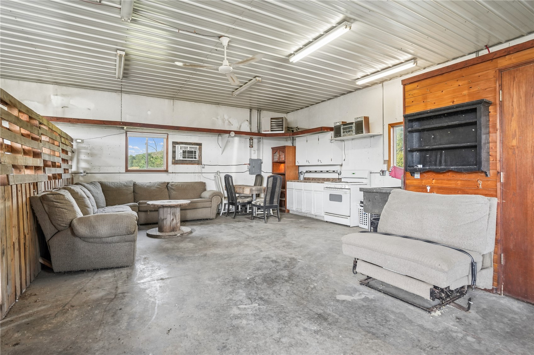 1060 285th Street Tipton IA 52772