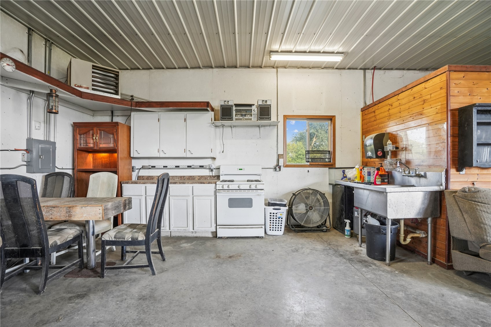 1060 285th Street Tipton IA 52772