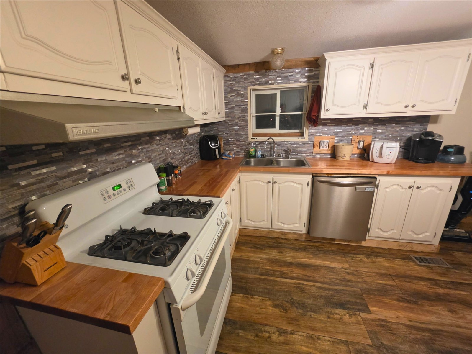 1060 285th Street Tipton IA 52772
