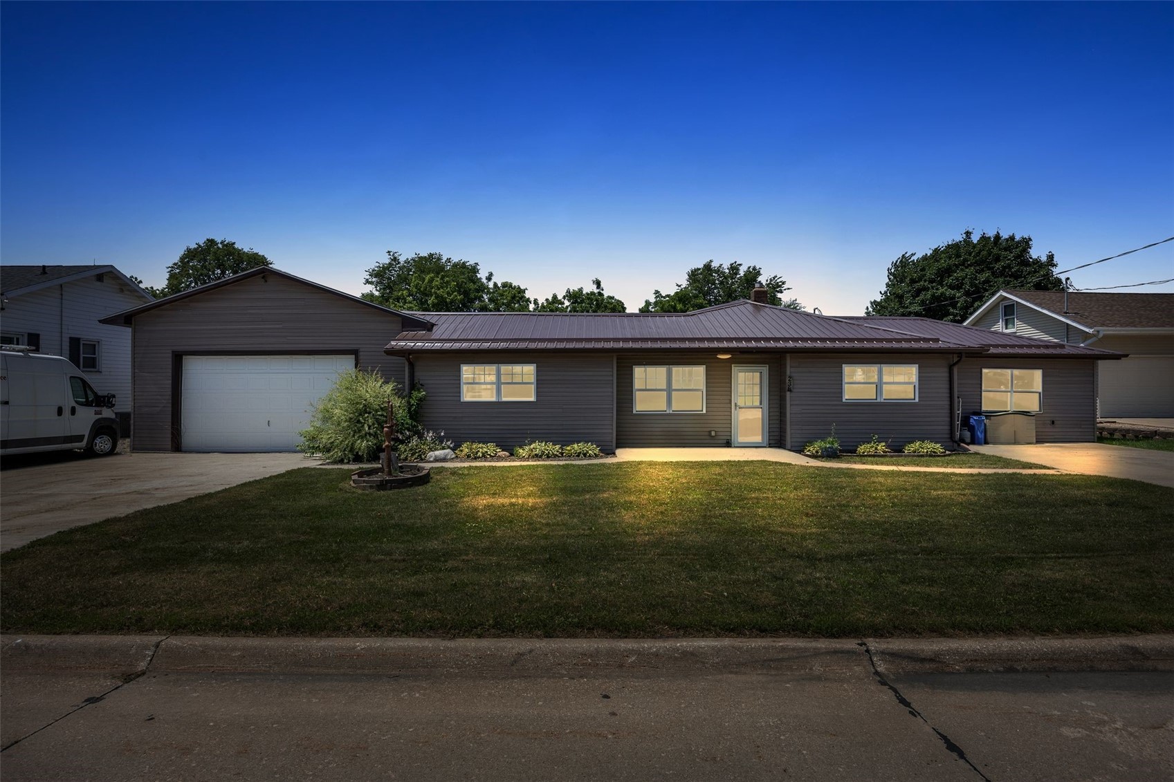 238 N 3rd Avenue Alburnett IA 52202