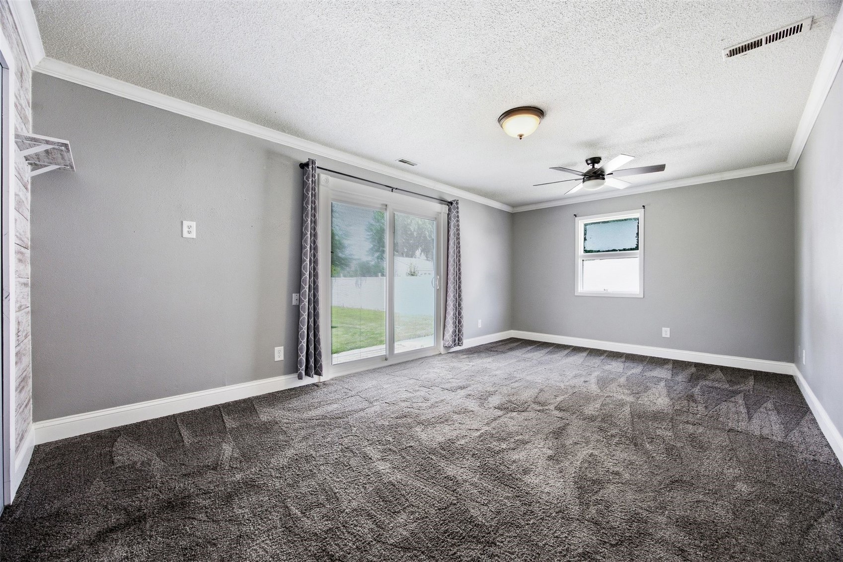 238 N 3rd Avenue Alburnett IA 52202