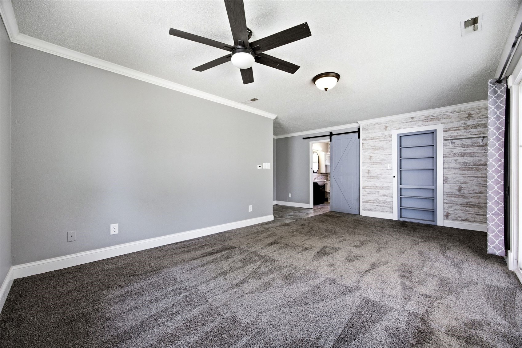 238 N 3rd Avenue Alburnett IA 52202