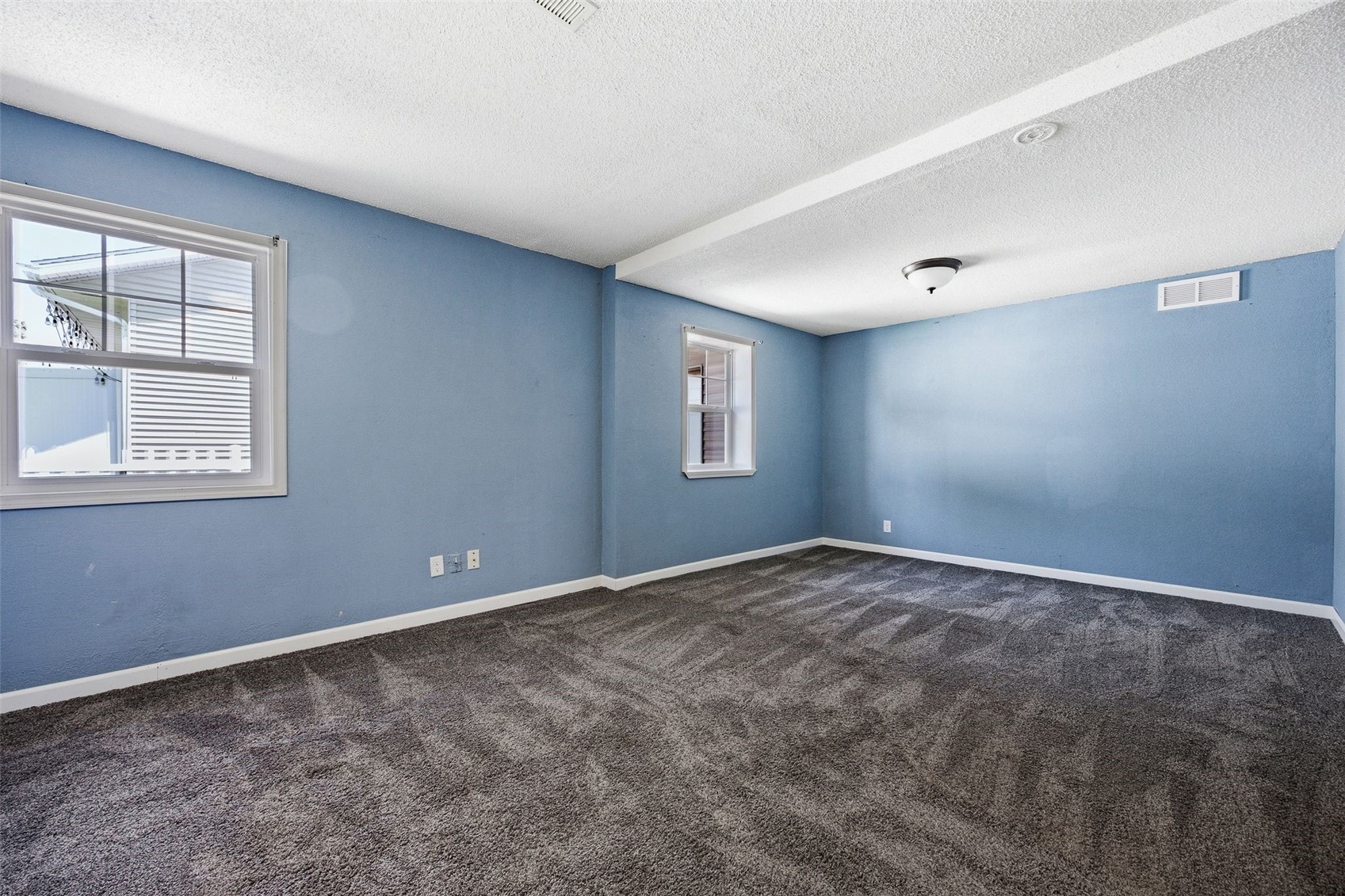 238 N 3rd Avenue Alburnett IA 52202