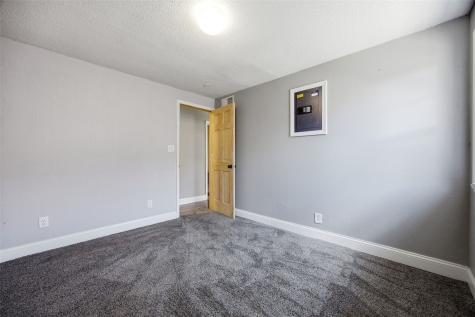 238 N 3rd Avenue Alburnett IA 52202