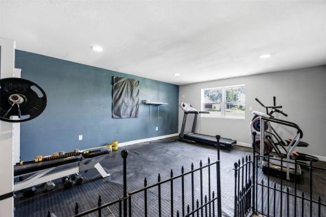 238 N 3rd Avenue Alburnett IA 52202